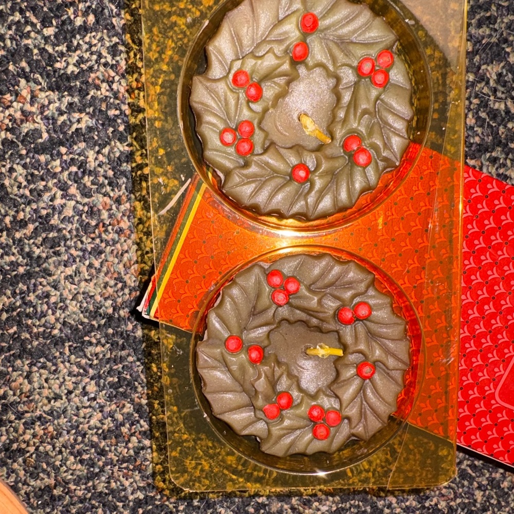 Festive Holiday Candle Set with Red Accents